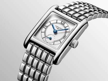 Longines DolceVita   Mini Quarz Edelstahl 22x29mm silbernes Zifferblatt Metallband – Damenuhren Uhr ohne Datum aus Edelstahl. Das Gehäuse ist rechteckig und silber. Das Edelstahlarmband ist silber. Das Zifferblatt ist römisch und weiß. – Ansicht 3
