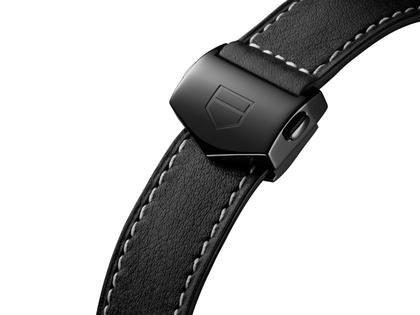 TAG Heuer Monaco Chronograph Automatik Titan schwarz DLC 39mm Night Driver Limited Edition – Herrenuhren Chronograph aus DLC beschichtet und Titan. Das Gehäuse ist quadratisch und schwarz. Das Lederarmband ist schwarz. Das Zifferblatt ist ein Index in grau. – Ansicht 4