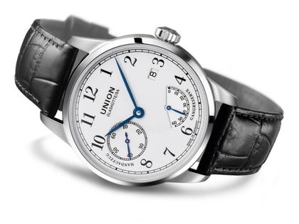 Union Glashütte 1893 Johannes Dürrstein Edition Gangreserve Handaufzug Edelstahl 41mm weißes Zifferblatt braunes Lederband – Herrenuhren Uhr mit Datum aus Edelstahl. Das Gehäuse ist rund und silber. Das Lederarmband ist schwarz. Das Zifferblatt ist arabisch und weiß. – Ansicht 2