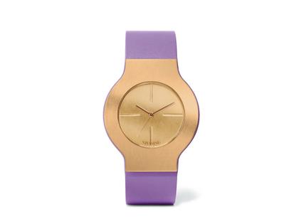 Niessing Radius 9 Kontura Größe L 42,3 mm  Quarz Rotgold Lederband flieder – Herrenuhren Uhr ohne Datum aus 750 Rotgold. Das Gehäuse ist sonstige Form und roségold. Das Lederarmband ist lila. Das Zifferblatt ist ein Index in roségold.