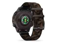 Garmin MARQ Commander Gen 3 Titan Schwarz-DLC 47mm digitales Display schwarzes Textilband – Herrenuhren Uhr Multifunktion aus DLC beschichtet, Keramik und Titan. Das Gehäuse ist rund und grau. Das Textilarmband ist schwarz. Der Zifferblatt ist digital. – Ansicht 4
