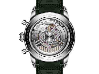 Breitling Superocean Heritage B01 Chronograph Automatik Edelstahl 42mm grünes Zifferblatt grünes Kautschukband – Herrenuhren Chronograph aus Edelstahl, Kautschuk und Keramik. Das Gehäuse ist rund und silber. Das Kautschuk / Kunststoff / Silikon Armband ist grün. Das Zifferblatt ist ein Index in grün. – Ansicht 3