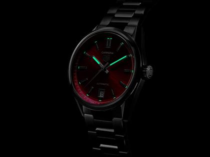 TAG Heuer Carrera Date Automatik Edelstahl 36mm pinkes Zifferblatt Metallband – Damenuhren Uhr mit Datum aus Edelstahl. Das Gehäuse ist rund und silber. Das Edelstahlarmband ist silber. Das Zifferblatt ist ein Index in rosa. – Ansicht 6