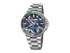 Oris Aquis Date Upcycle Automatik Edelstahl 43,5mm mehrfarbiges Zifferblatt Metallband – Herrenuhren Uhr mit Datum aus Edelstahl und Keramik. Das Gehäuse ist rund und silber. Das Edelstahlarmband ist silber. Das Zifferblatt ist ein Index in mehrfarbig.