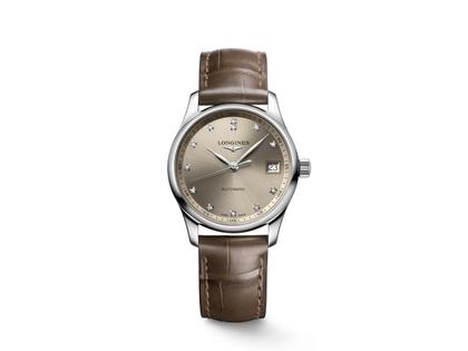 Longines Master Collection Automatik 34 mm Edelstahl Diamanten Lederband beige – Damenuhren Uhr mit Datum aus Edelstahl und Leder. Das Gehäuse ist rund und silber. Das Lederarmband ist beige. Das Zifferblatt ist ein Index in beige.