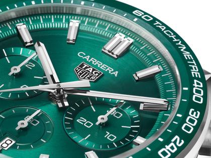 TAG Heuer Carrera Chronograph Automatik Edelstahl 44mm grünes Zifferblatt Metallband – Herrenuhren Chronograph aus Edelstahl und Keramik. Das Gehäuse ist rund und silber. Das Edelstahlarmband ist silber. Das Zifferblatt ist ein Index in grün. – Ansicht 4