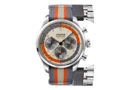 Union Glashütte Belisar Chronograph Silvretta Classic 2025 Limitierte Edition Automatik Edelstahl 44mm beiges Zifferblatt Metallband und graues Lederband – Herrenuhren Chronograph aus Edelstahl und Leder. Das Gehäuse ist rund und silber. Das Lederarmband ist grau. Das Zifferblatt ist arabisch Index und beige. – Ansicht 2