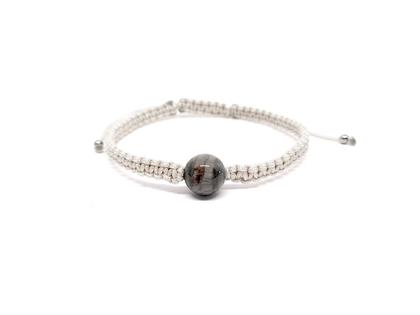Juwelier Roller | Atelier Armband Makramee weiß mit Waldsteinkugel – Armschmuck Armband in weiß und aus Edelstahl und Sonstiges.