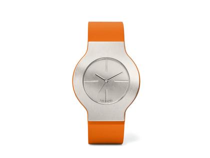 Niessing Radius 9 Kontura Größe L 42,3 mm  Quarz Weißgold Lederband orange – Herrenuhren Uhr ohne Datum aus 750 Weißgold. Das Gehäuse ist sonstige Form und silber. Das Lederarmband ist orange. Das Zifferblatt ist ein Index in silber.
