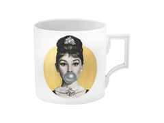 Meissen MUG Collection Big Mug Henkelbecher X Michael Moebius "Legends blowing Bubbles" Audrey Hepburn Gold – Porzellanwaren Tafelporzellan in weiß und aus Porzellan.