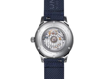 Union Glashütte Noramis Datum Sport Automatik Edelstahl 42mm blaues Zifferblatt Metallband und Textilband – Herrenuhren Uhr mit Datum aus Edelstahl und Keramik. Das Gehäuse ist rund und silber. Das Edelstahlarmband ist silber. Das Zifferblatt ist arabisch Index und blau. – Ansicht 3