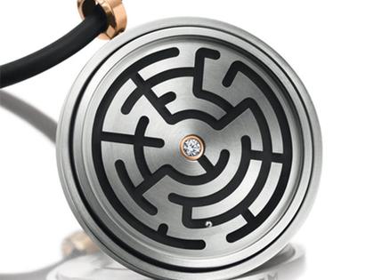 Meister Amulett Labyrinth Anhänger Amulett Men´s Collection – Halsschmuck Collier aus 750 Rotgold, Titan und und .