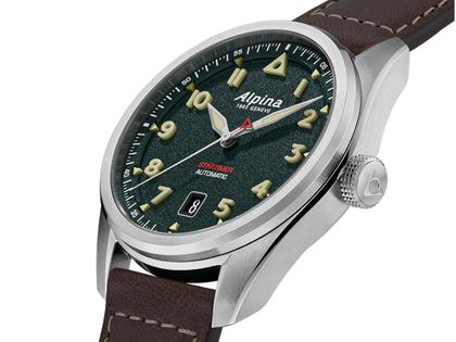 Alpina Startimer Pilot Automatik Edelstahl 40mm graues Zifferblatt braunes Lederband – Herrenuhren Uhr mit Datum aus Edelstahl und Leder. Das Gehäuse ist rund und silber. Das Lederarmband ist braun. Das Zifferblatt ist arabisch Index und grau. – Ansicht 3