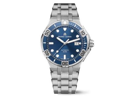 Maurice Lacroix Aikon Venturer Automatik Edelstahl 43mm blaues Zifferblatt Metallband und Kautschukband – Herrenuhren Uhr mit Datum aus Edelstahl. Das Gehäuse ist rund und silber. Das Edelstahlarmband ist silber. Das Zifferblatt ist ein Index in blau.