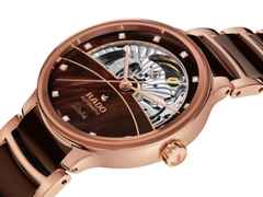 Rado Centrix Diamonds Automatik Open Heart Edelstahl Roségold-PVD 35mm braunes Zifferblatt mit Brillanten Metallband – Damenuhren Uhr ohne Datum aus Edelstahl, Keramik und PVD beschichtet. Das Gehäuse ist rund und roségold. Das Keramikarmband ist braun. Das Zifferblatt ist ein Index in braun. – Ansicht 2