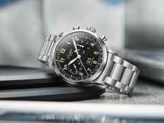 Glashütte Original Senator Chronograph Navigator Automatik Edelstahl 41mm schwarzes Zifferblatt Metallband – Herrenuhren Chronograph aus Edelstahl. Das Gehäuse ist rund und silber. Das Edelstahlarmband ist silber. Das Zifferblatt ist arabisch und schwarz. – Ansicht 11