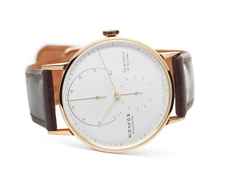 Nomos Glashütte Lambda 42 Handaufzug Roségold 42mm weißes Zifferblatt braunes Lederband – Herrenuhren Uhr ohne Datum aus 750 Rotgold und Leder. Das Gehäuse ist rund und roségold. Das Lederarmband ist braun. Das Zifferblatt ist ein Index in weiß. – Ansicht 2