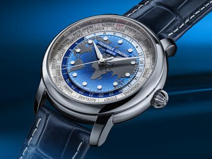 Frederique Constant Manufacture Classic Worldtimer Automatik Edelstahl 40mm blaues Zifferblatt blaues Lederband – Herrenuhren Uhr ohne Datum aus Edelstahl und Leder. Das Gehäuse ist rund und silber. Das Lederarmband Kroko / Alligator ist blau. Das Zifferblatt ist ein Index in blau. – Ansicht 5
