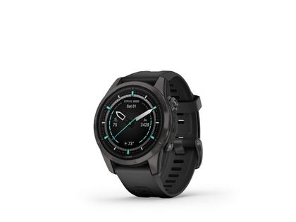 Garmin epix Pro Sapphire Titan carbongrau beschichtet 42 mm Kautschukband schwarz – Herrenuhren Uhr Multifunktion aus DLC beschichtet, Kautschuk und Titan. Das Gehäuse ist rund und schwarz. Das Kautschuk / Kunststoff / Silikon Armband ist schwarz. Das Zifferblatt ist digital und schwarz. – Ansicht 4
