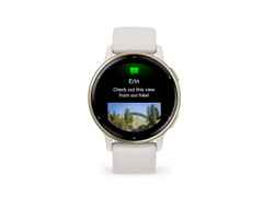 Garmin vívoactive 5 faserverstärktes Polymer elfenbein-/cremgoldfarben 42mm elfenbeinfarbenes Kautschukband – Damenuhren Uhr Multifunktion aus eloxiertes Aluminium, Kautschuk, Kunststoff und PVD beschichtet. Das Gehäuse ist rund und elfenbein. Das Kautschuk / Kunststoff / Silikon Armband ist elfenbein. Der Zifferblatt ist digital. – Ansicht 2