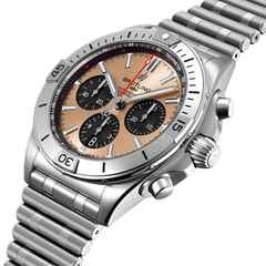 Breitling Chronomat B01 42 Edelstahl braunes Zifferblatt Metallband – Herrenuhren Chronograph aus Edelstahl. Das Gehäuse ist rund und silber. Das Edelstahlarmband ist silber. Das Zifferblatt ist ein Index in roségold. – Ansicht 3