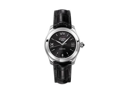 Damenuhren Uhr mit Datum aus Edelstahl. Das Gehäuse ist rund und silber. Das Lederarmband Kroko / Alligator ist schwarz. Das Zifferblatt ist römisch Index und schwarz.