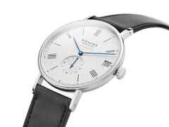 Nomos Glashütte Ludwig neomatik 41 römisches Datum Automatik Edelstahl weißes Zifferblatt schwarzes Lederband – Herrenuhren Uhr mit Datum aus Edelstahl. Das Gehäuse ist rund und silber. Das Lederarmband ist schwarz. Das Zifferblatt ist römisch Index und weiß. – Ansicht 2