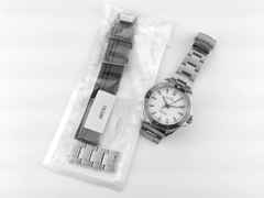 Juwelier Roller Norqain Neverest Glacier Automatik Edelstahl 40mm weißes Zifferblatt Metallband NN1001SC3CA/GL101 Full Set mit Garantie Occasion Neu – Herrenuhren Uhr ohne Datum aus Edelstahl. Das Gehäuse ist rund und silber. Das Edelstahlarmband ist silber. Das Zifferblatt ist ein Index in silber. – Ansicht 3