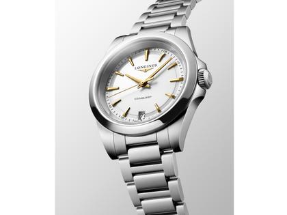 Longines Conquest Quarz Edelstahl 34mm weißes Zifferblatt Metallband – Damenuhren Uhr mit Datum aus Edelstahl. Das Gehäuse ist rund und silber. Das Edelstahlarmband ist silber. Das Zifferblatt ist ein Index in weiß. – Ansicht 3