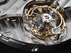 Glashütte Original Senator Alfred Helwig Tourbillon 1920 Handaufzug Roségold 40mm massivgoldenes Zifferblatt braunes Lederband Limitierte Edition – Herrenuhren Uhr ohne Datum aus 750 Rotgold. Das Gehäuse ist rund und roségold. Das Lederarmband Kroko / Alligator ist braun. Das Zifferblatt ist ein Index in weiß. – Ansicht 4