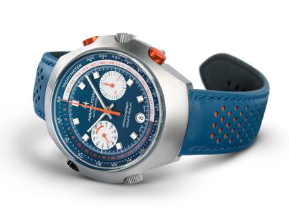 Hamilton American Classic Chrono Matic 50 Limited Edition Automatik Edelstahl 51,5 x 48,5mm blaues Zifferblatt blaues Lederband – Herrenuhren Chronograph aus Edelstahl und Leder. Das Gehäuse ist oval und silber. Das Lederarmband ist blau. Das Zifferblatt ist ein Index in blau. – Ansicht 2