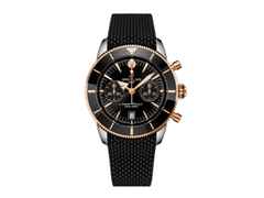 Breitling Superocean Heritage B01 Chronograph Automatik Edelstahl 42mm schwarzes Zifferblatt   schwarzes Kautschukband – Herrenuhren Chronograph aus 750 Rotgold, Edelstahl, Kautschuk und Keramik. Das Gehäuse ist rund und silber. Das Kautschuk / Kunststoff / Silikon Armband ist schwarz. Das Zifferblatt ist ein Index in schwarz.