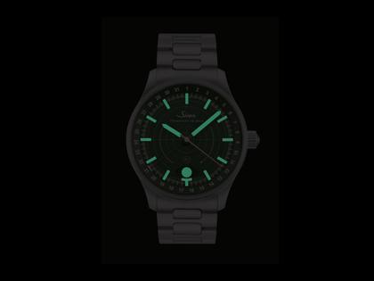 Sinn Spezialuhren 308 Jagduhr Automatik Edelstahl 40mm grünes Zifferblatt graues Textilband – Herrenuhren Uhr mit Datum aus Edelstahl. Das Gehäuse ist rund und silber. Das Textilarmband ist grau. Das Zifferblatt ist ein Index in grün. – Ansicht 5