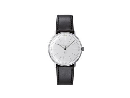 Junghans Max Bill Handaufzug Edelstahl 34mm silbernes Zifferblatt schwarzes Lederband – Damenuhren Uhr ohne Datum aus Edelstahl. Das Gehäuse ist rund und silber. Das Lederarmband ist schwarz. Das Zifferblatt ist ein Index in silber.