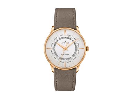 Junghans Meister Worldtimer Automatik Edelstahl Roségold-PVD 40mm weißes Zifferblatt braunes Lederband – Herrenuhren Uhr ohne Datum aus Edelstahl, Leder und PVD beschichtet. Das Gehäuse ist rund und roségold. Das Lederarmband ist braun. Das Zifferblatt ist ein Index in silber.