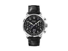 Glashütte Original Senator Chronograph Navigator Automatik Edelstahl 41mm schwarzes Zifferblatt  schwarzes Lederband – Herrenuhren Chronograph aus Edelstahl. Das Gehäuse ist rund und silber. Das Lederarmband ist schwarz. Das Zifferblatt ist arabisch und schwarz.