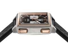 TAG Heuer Monaco Chronograph Automatik Titan und Roségold 39mm schwarzes Zifferblatt schwarzes Lederband – Herrenuhren Chronograph aus 750 Rotgold und Titan. Das Gehäuse ist quadratisch und silber-roségold. Das Lederarmband ist schwarz. Das Zifferblatt ist ein Index in schwarz. – Ansicht 3