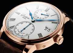 Glashütte Original Senator Chronometer Handaufzug Rotgold 42mm silberfarbenes Zifferblatt braunes Lederband – Herrenuhren Uhr mit Datum aus 750 Rotgold. Das Gehäuse ist rund und roségold. Das Lederarmband Kroko / Alligator ist braun. Das Zifferblatt ist römisch Index und silber. – Ansicht 3