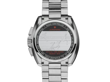 Junghans 1972 Mega Solar Chronograph Funkuhr Edelstahl 43mm schwarzes Zifferblatt Metallband – Herrenuhren Chronograph aus Edelstahl und Leder. Das Gehäuse ist rund und silber. Das Edelstahlarmband ist silber. Das Zifferblatt ist ein Index in schwarz. – Ansicht 3