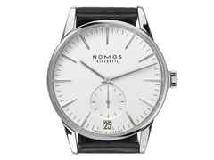 Nomos Glashütte Zürich Datum Automatik Edelstahl 40mm weißes Zifferblatt schwarzes Lederband – Herrenuhren Uhr mit Datum aus Edelstahl und Leder. Das Gehäuse ist rund und silber. Das Lederarmband ist schwarz. Das Zifferblatt ist ein Index in silber. – Ansicht 2