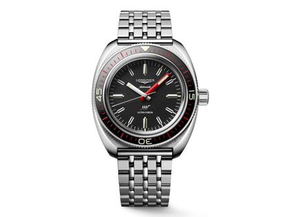Longines Ultra-Chron Automatik Edelstahl 43mm schwarzes Zifferblatt Metallband – Herrenuhren Uhr ohne Datum aus Edelstahl und Keramik. Das Gehäuse ist rund und silber. Das Edelstahlarmband ist silber. Das Zifferblatt ist ein Index in schwarz.