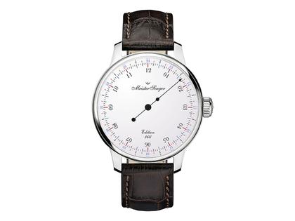 MeisterSinger Einzeigeruhr Edition 366 weißes Zifferblatt braunes Lederband Limited Edition – Herrenuhren Uhr ohne Datum aus Edelstahl. Das Gehäuse ist rund und silber. Das Lederarmband ist braun. Das Zifferblatt ist arabisch Index und weiß.