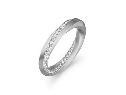 Ringe Ring mit Besatz aus 950 Platin.