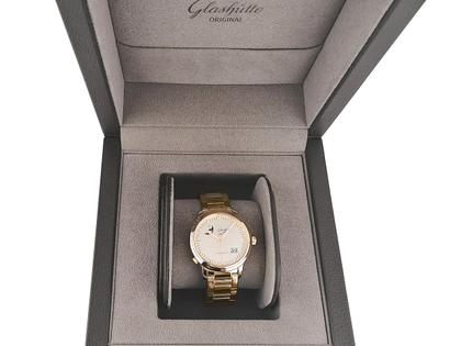 Glashütte Original Senator Panoramadatum Mondphase Automatik Roségold 40mm silbernes Zifferblatt Goldband 100-04-11-01-14 Full Set mit Garantie Occasion – Herrenuhren Uhr mit Datum aus 750 Rotgold. Das Gehäuse ist rund und roségold. Das Goldarmband ist roségold. Das Zifferblatt ist ein Index in silber. – Ansicht 5