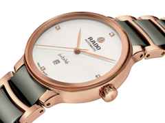 Rado Centrix Diamonds Automatik Edelstahl Roségold-PVD 30,5mm weißes Zifferblatt mit Brillanten Metallband – Damenuhren Uhr mit Datum aus Edelstahl, Keramik und PVD beschichtet. Das Gehäuse ist rund und roségold. Das Keramikarmband ist grau. Das Zifferblatt ist ein Index in weiß. – Ansicht 2