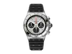 Breitling Chronomat B01 42 Automatik Edelstahl silbernes Zifferblatt schwarzes Kautschukband – Herrenuhren Chronograph aus Edelstahl. Das Gehäuse ist rund und silber. Das Kautschuk / Kunststoff / Silikon Armband ist schwarz. Das Zifferblatt ist ein Index in silber.