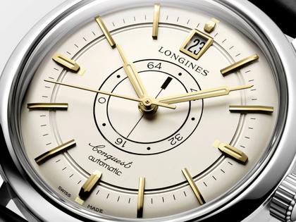 Longines Conquest Heritage Central Power Reserve Automatik Edelstahl 38mm champagnerfarbenes Zifferblatt schwarzes Lederband – Herrenuhren Uhr mit Datum aus Edelstahl und Leder. Das Gehäuse ist rund und silber. Das Lederarmband Kroko / Alligator ist schwarz. Das Zifferblatt ist ein Index in beige. – Ansicht 4