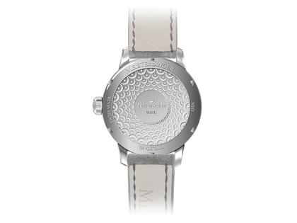 MeisterSinger Neo  Plus blau – Herrenuhren Uhr mit Datum aus Edelstahl. Das Gehäuse ist rund und silber. Das Lederarmband ist grau. Das Zifferblatt ist arabisch und blau. – Ansicht 2