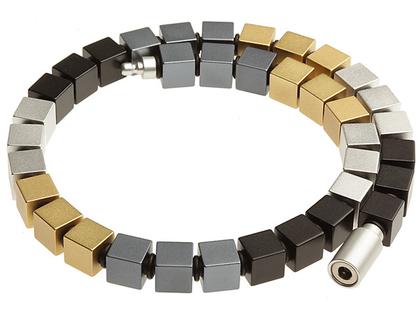 Apero Würfelkette 10mm Farbverlauf 15 – Halsschmuck Collier aus Aluminium.