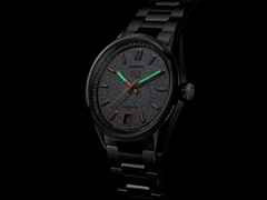 TAG Heuer Carrera Date Automatik Edelstahl 36mm graues Hammerschlag-Zifferblatt mit Brillanten Metallband – Damenuhren Uhr mit Datum aus Edelstahl. Das Gehäuse ist rund und silber. Das Edelstahlarmband ist silber. Das Zifferblatt ist ein Index in grau. – Ansicht 5